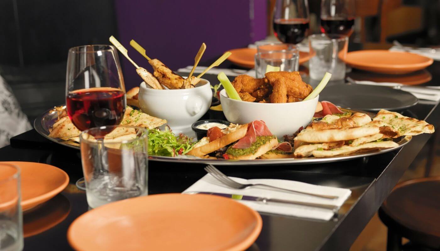 restaurante mood llivia
